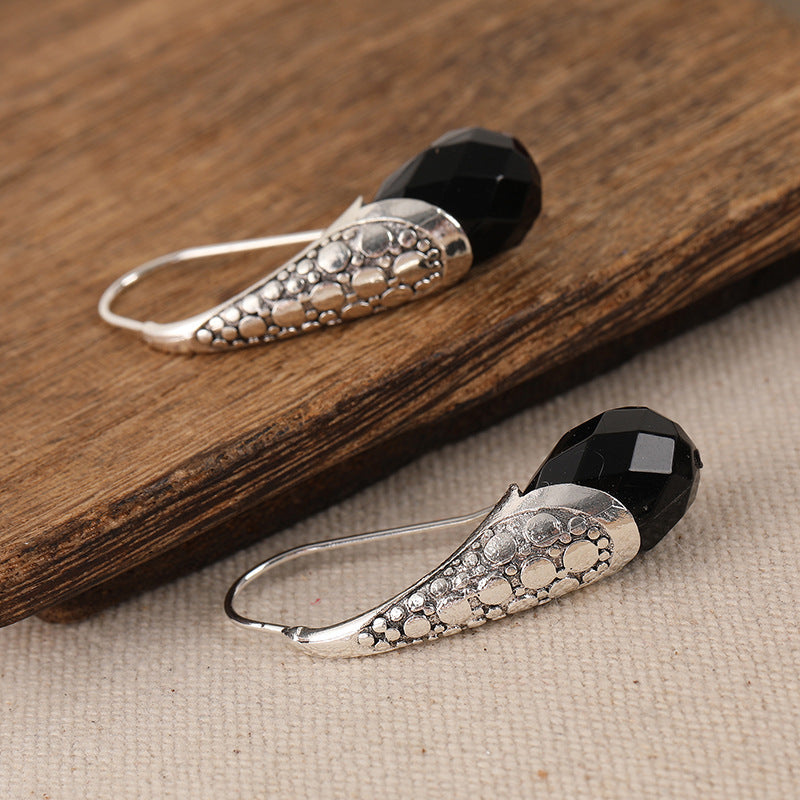 Handcrafted black stone drop earrings in antique metal style – retro fashion jewelry for women.