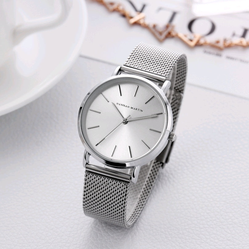 Elegant waterproof gold-plated women’s watch with mesh band